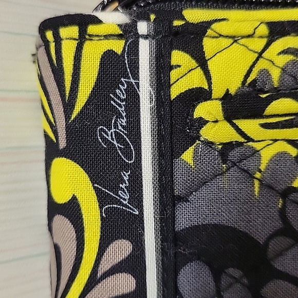 Vera Bradley Black and Yellow Floral Baroque Turn Lock Women's Wallet NWT - Picture 4 of 6